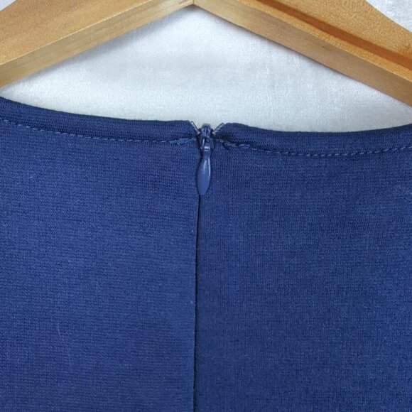 Keyhole Floral Dress with Pockets - Picture 8 of 9